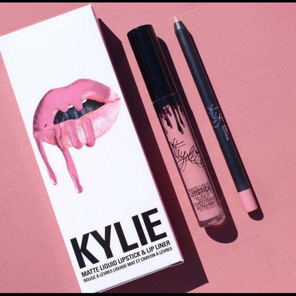 Kylie Jenner cosmetics - Picture 2 of 4