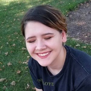 Meet your Posher, Alexis