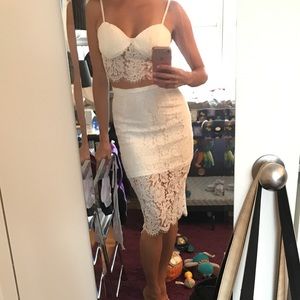 👰🏻White lace crop top and skirt set🍾