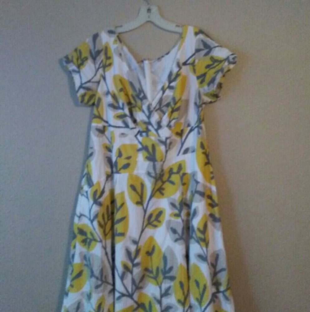 Floral Eshakti dress