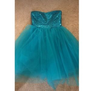 Turquoise strapless dress