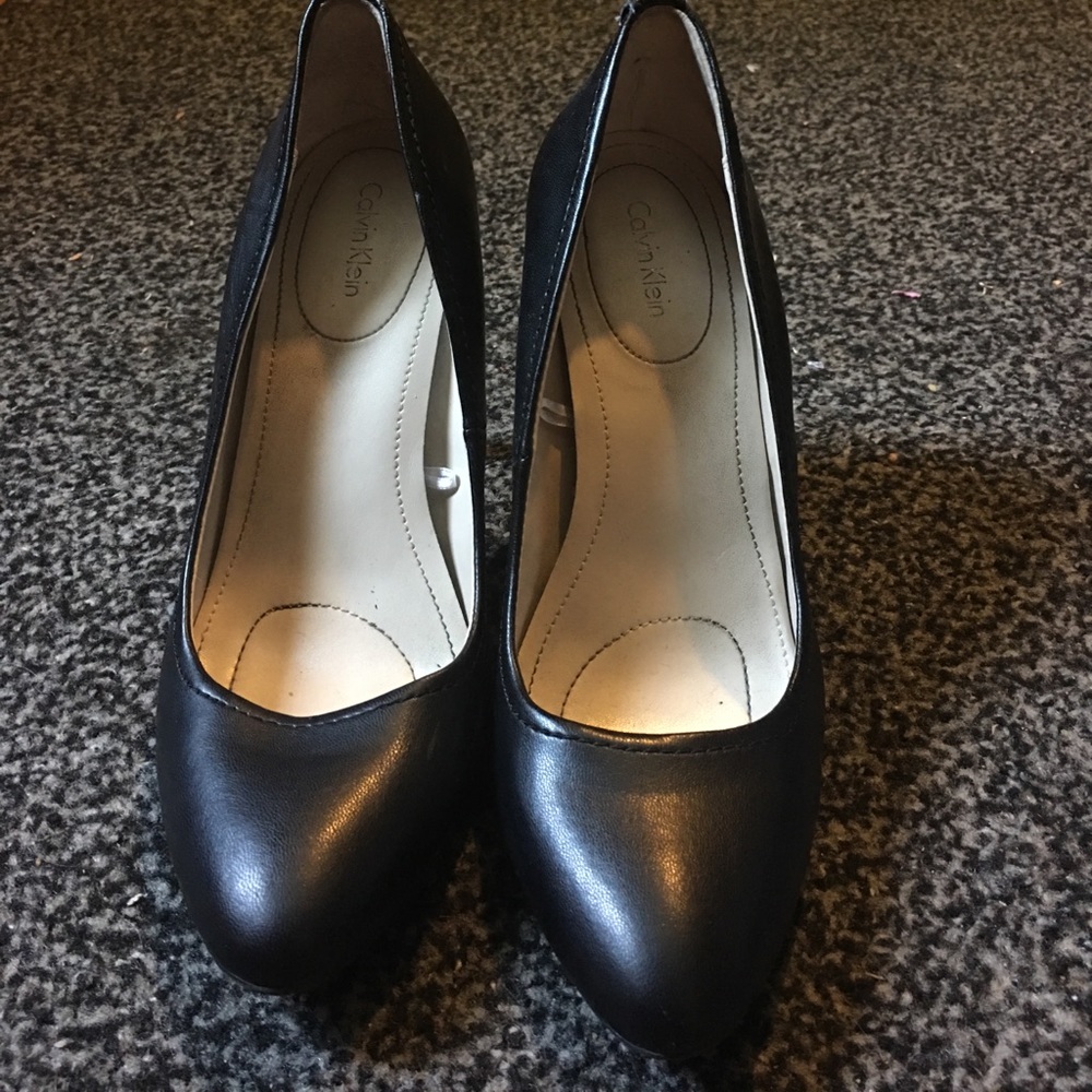 Calvin Klein Whinnie Pumps