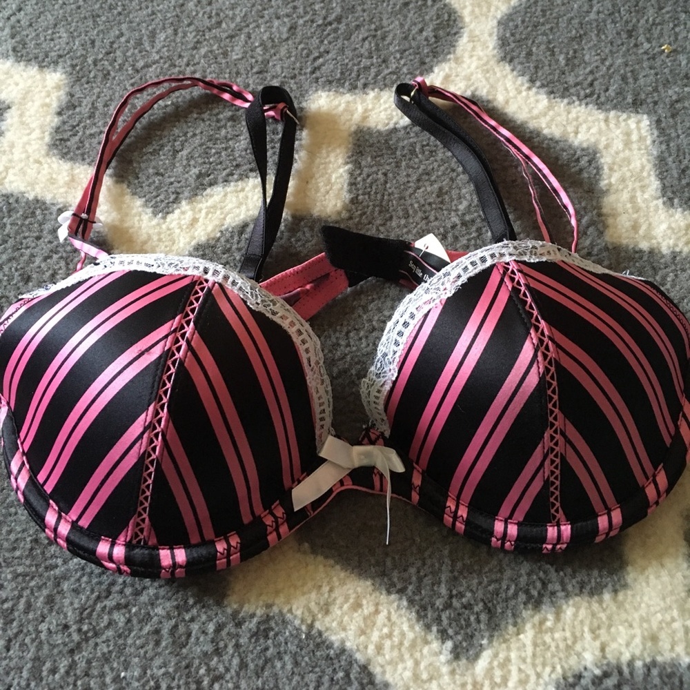 NWT VS bra