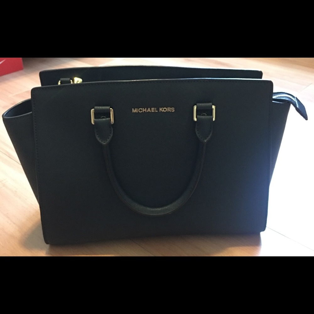 Michael Kors Navy Blue Selma (Large)