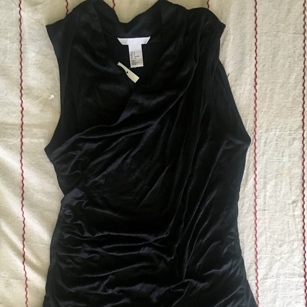H & M sleeveless ruched top