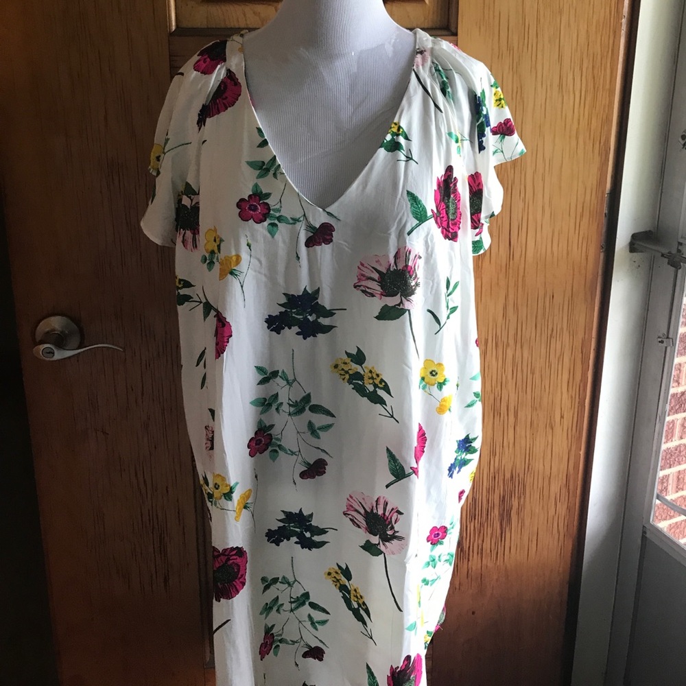 Floral vneck dress