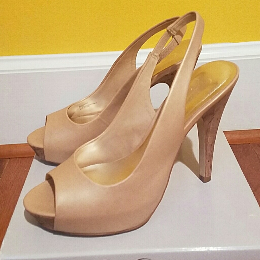 Jessica Simpson 6.5 Rose Cream Cork Heel Shoes