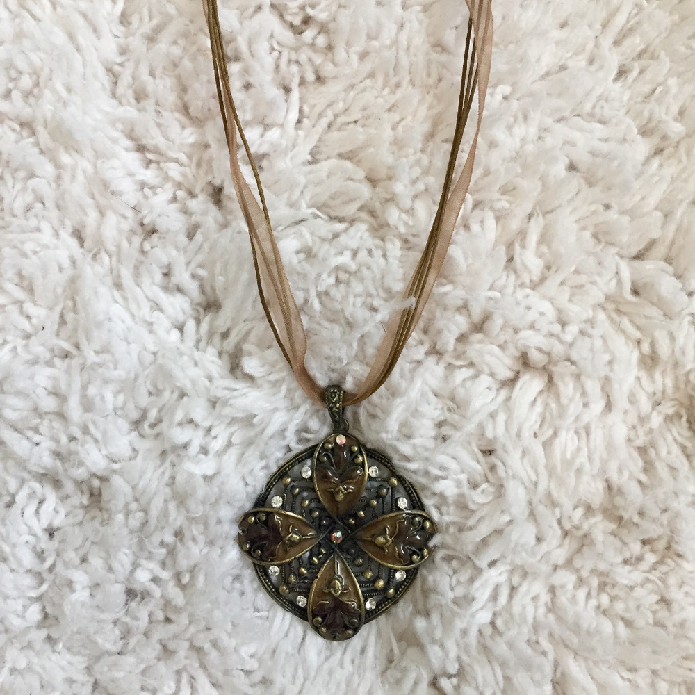 Pendant necklace