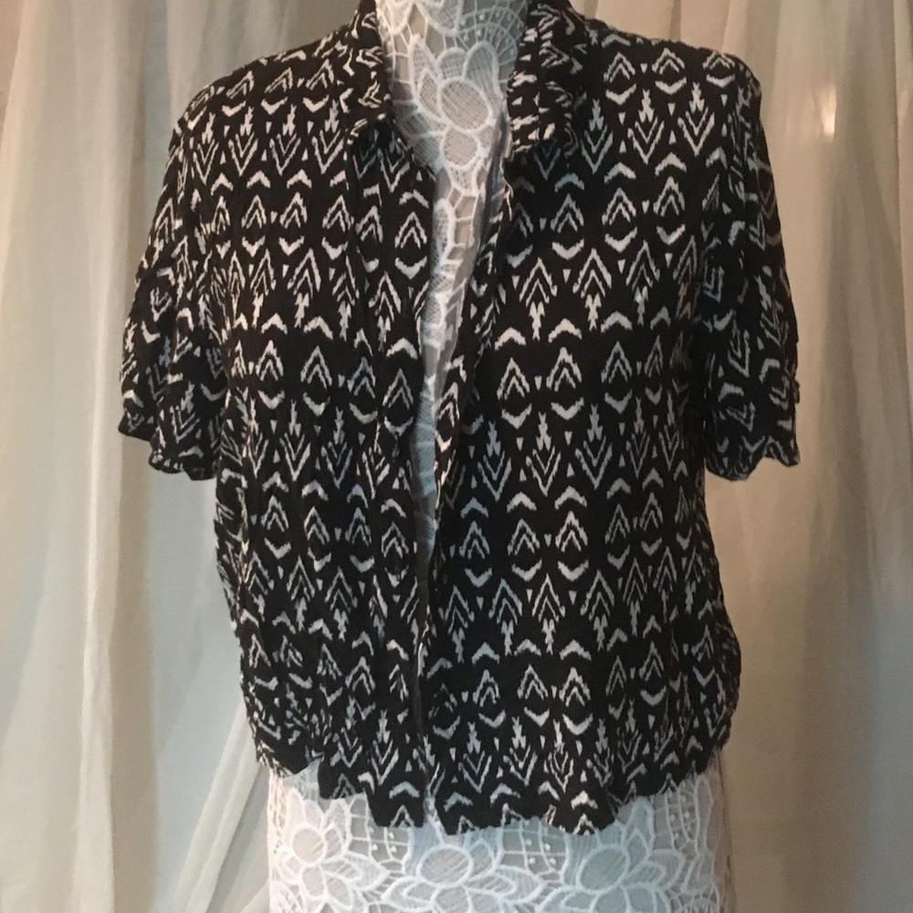 B&W h&m Aztec print button up