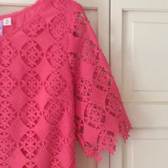 Ayla Dress - Detailed cutouts!! Coral - Picture 2 of 4