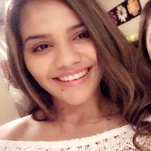 Meet your Posher, Kayla