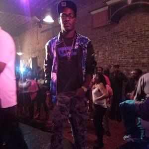 Meet your Posher, Dominique