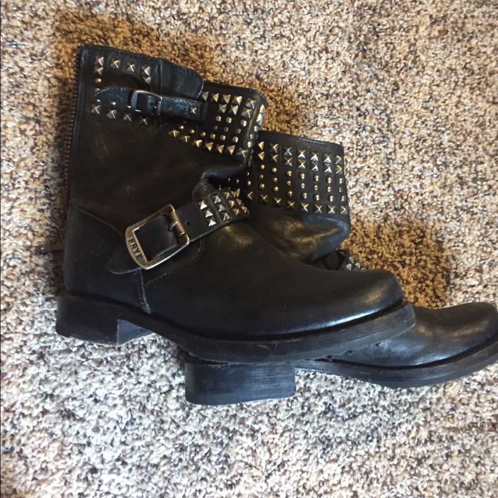 Black leather free moto boots with studs