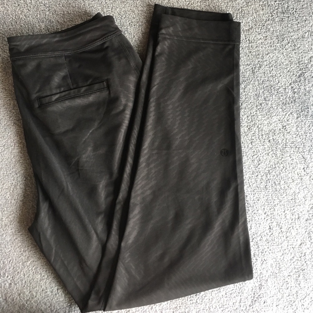 Size 4 Lululemon jetcrop luxtreme (slim)