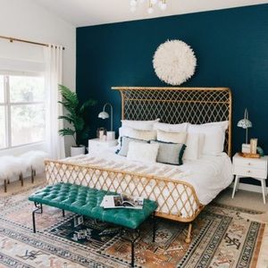 MOVING SALE HELP ME CLEAN OUT MY CLOSET!!
