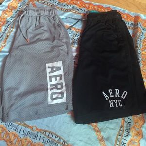2 pairs of men's shorts