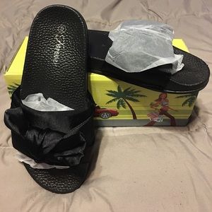 Black Satin Bow Top Slide By Forever Link