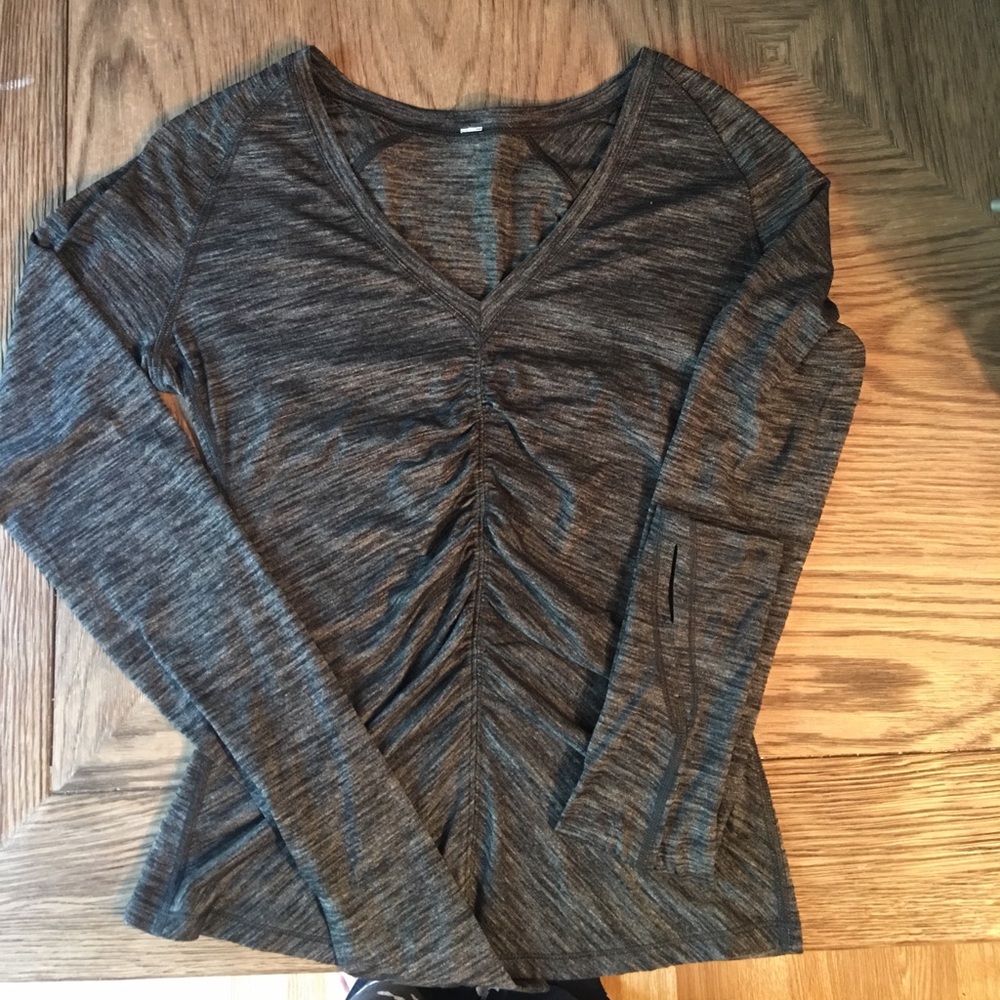 Long sleeved lululemon top
