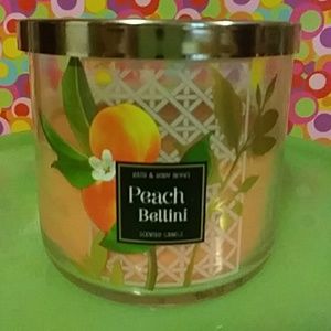 Peach Bellini candle Bath & Body Works