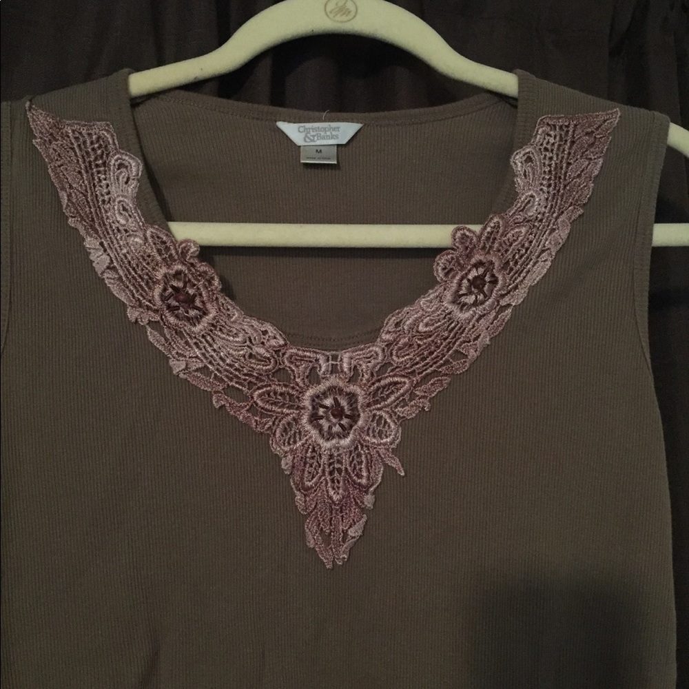 Tank with appliqué at neckline