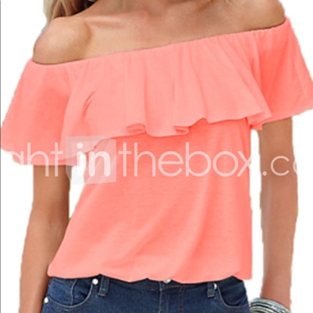 Off the shoulder shirt 👚!
