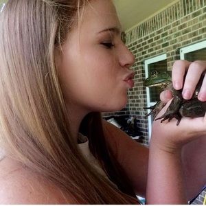 Meet your Posher, Elizabeth