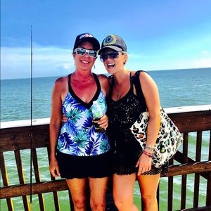 Meet your Posher, Leslie