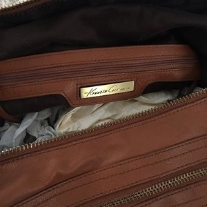 Kenneth Cole Bags - Kenneth Cole satchel/duffle bag Kenneth Cole Bags - Kenneth Cole satchel/duffle bag