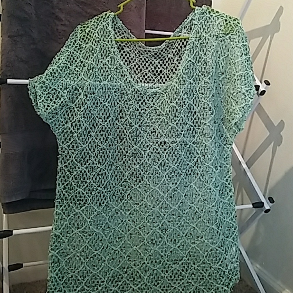 1X Maurices shirt