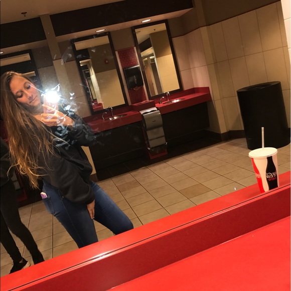 Meet your Posher, Brittany - Picture 1 of 1