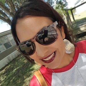 Meet your Posher, Stefanie