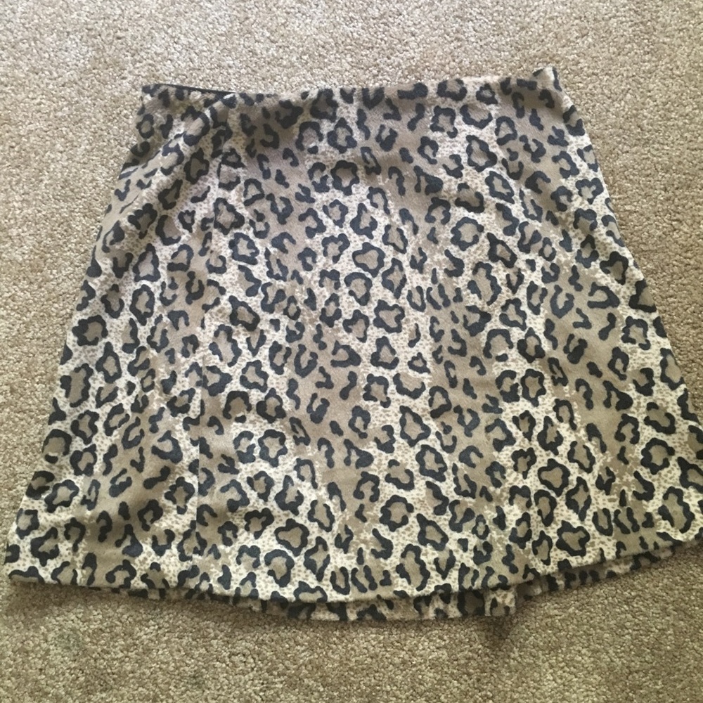 Medium velour mini skirt