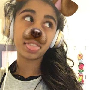 Meet your Posher, Simone