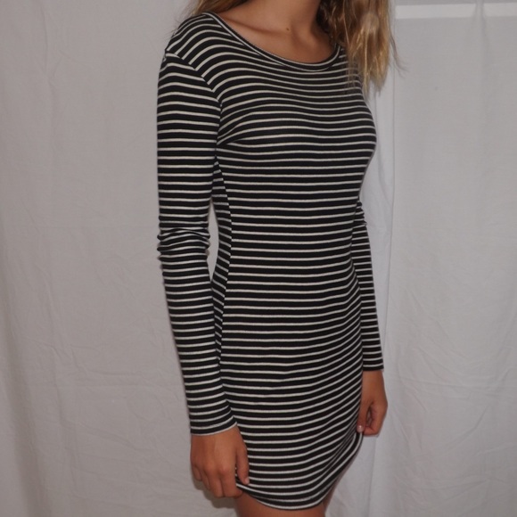 Dress - Picture 4 of 4