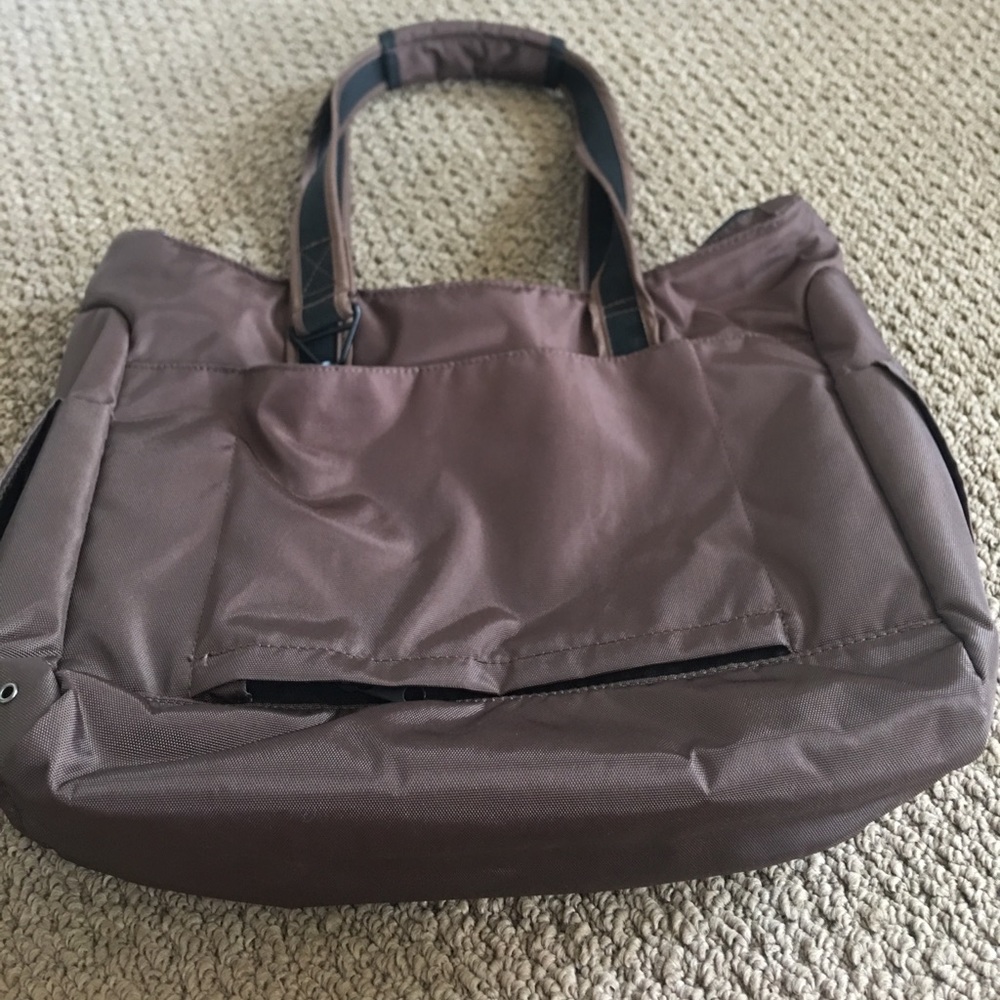 Tote for traveling