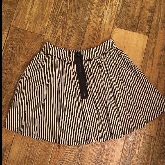 Striped Darling Skirt! - Picture 3 of 3