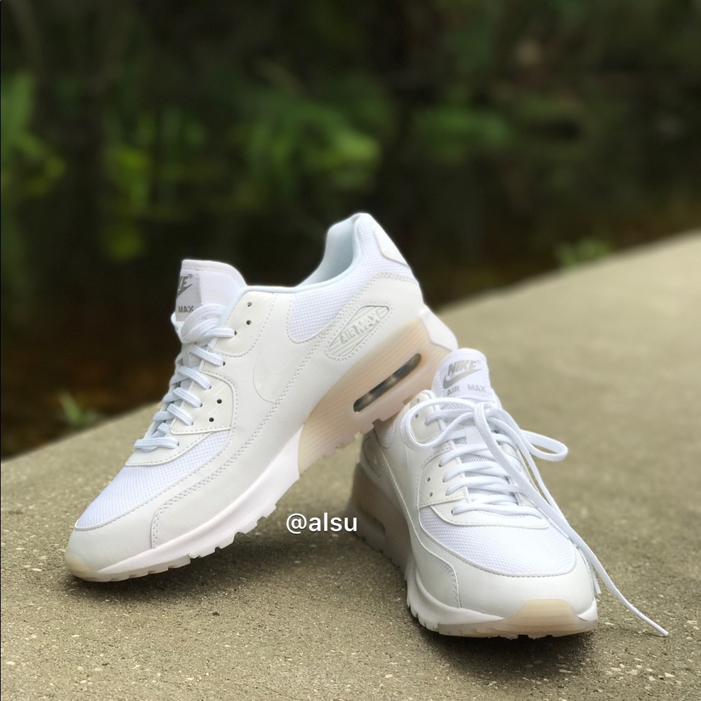 Nike Air Max 90 Ultra Essential  WMNS - Picture 4 of 8