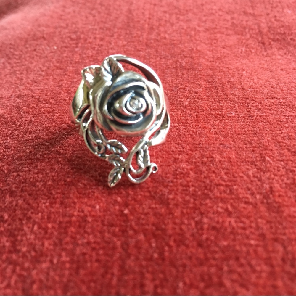 Ladies ring