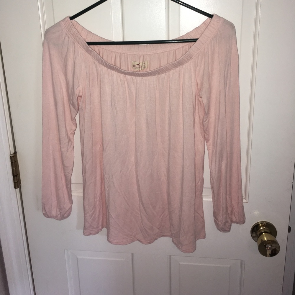 off the shoulder light pink hollister shirt