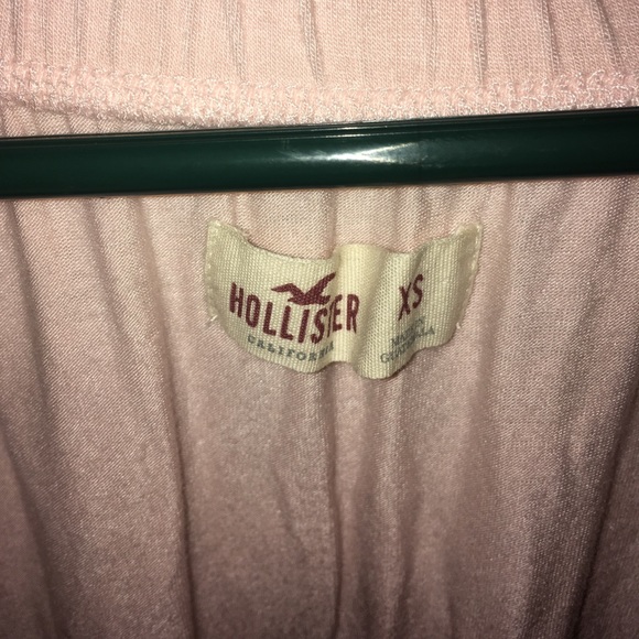 off the shoulder light pink hollister shirt - Picture 3 of 3