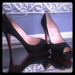 Satin Christian Louboutin peep toe