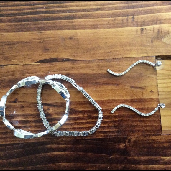 Rhinestone Jewelry Set: Bracelets (x2) + Earrings - Picture 2 of 3