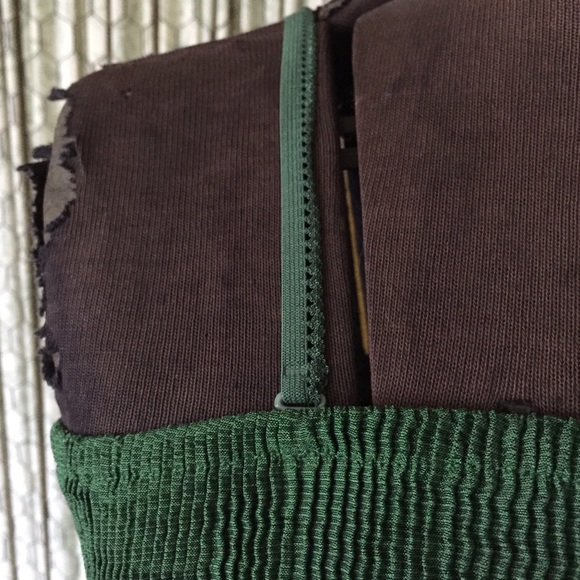 Beautiful Green Spaghetti Strap 'Satin Like' Dress - Picture 4 of 8