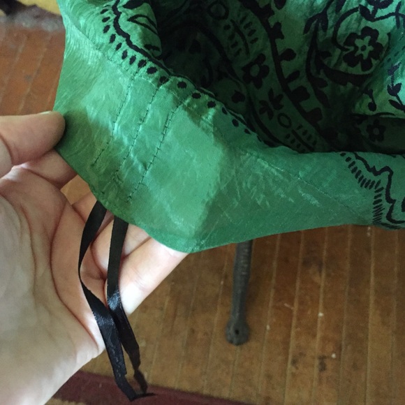 Beautiful Green Spaghetti Strap 'Satin Like' Dress - Picture 6 of 8