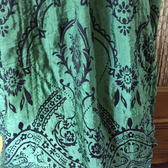 Beautiful Green Spaghetti Strap 'Satin Like' Dress - Picture 7 of 8