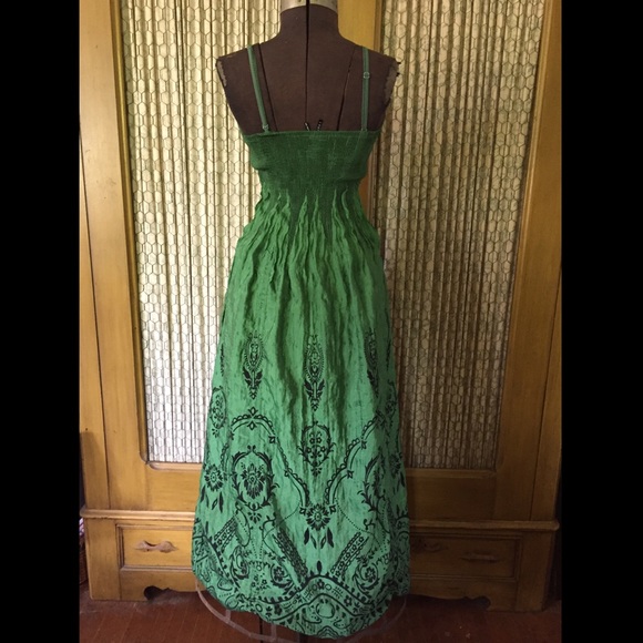 Beautiful Green Spaghetti Strap 'Satin Like' Dress - Picture 8 of 8