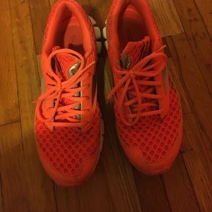 Reebok sneakers orange