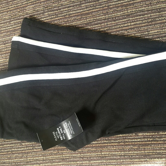 BCBGMaxazria leggings - Picture 3 of 4