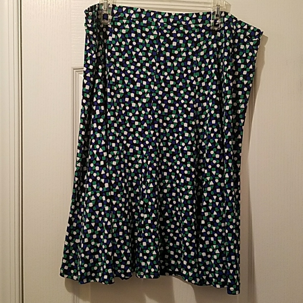 NWT Fun, flowy patterned skirt.  XXL.