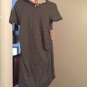 Black and white tshirt maternity dress